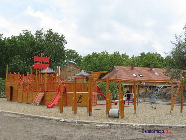Kids' Paradise House Balatonboglár Екстериор снимка